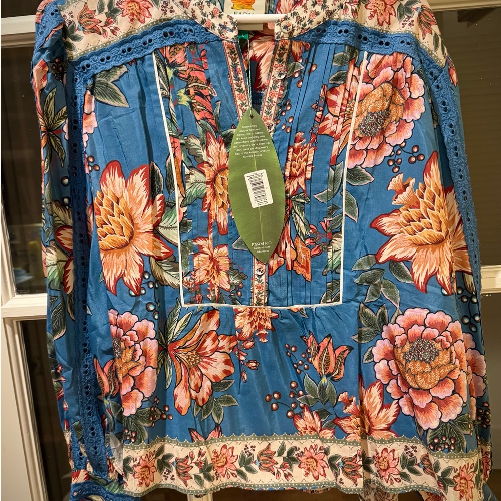 FARM Rio Wonderful Bouquet long-sleeve blouse. NWT. Exquisite!